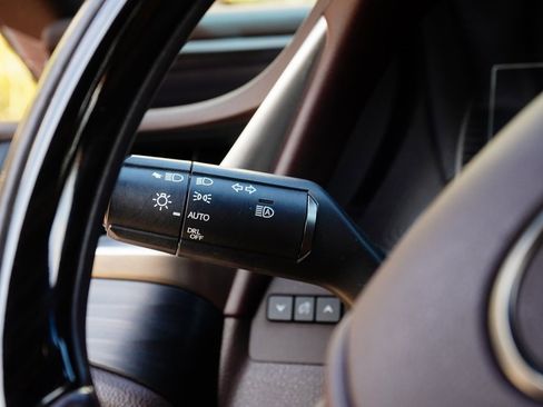 Used 2021 Lexus ES 350 w/ Premium Package image 28