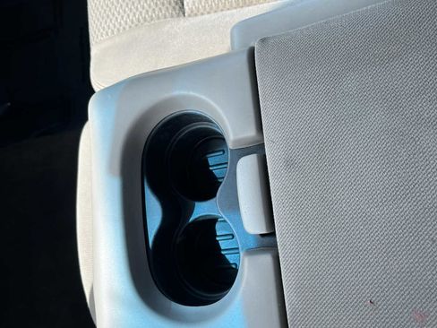 Used 2010 Ford F150 XLT image 17