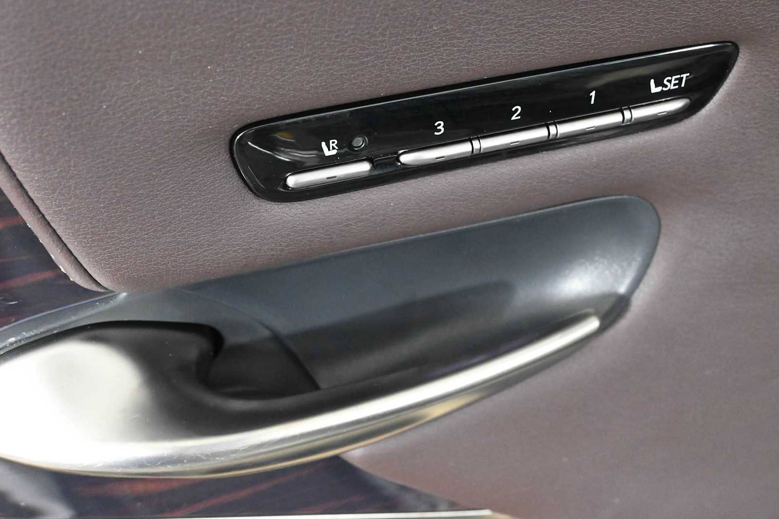 Used 2018 Lexus LS 500 w/ Interior Upgrade Package RWD image 21