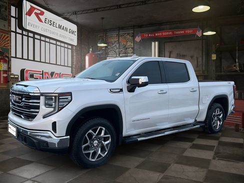 Certified 2023 GMC Sierra 1500 SLT AWD/4WD image 1