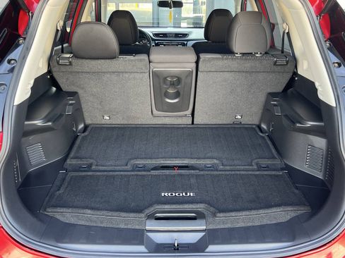 Used 2017 Nissan Rogue SV FWD image 27