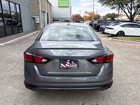 Used 2023 Nissan Altima 2.5 SV image 5