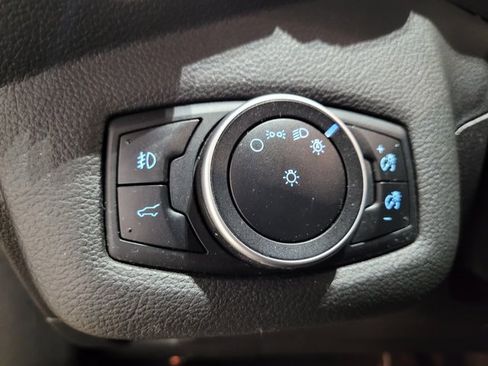 Used 2017 Ford Escape SE image 39