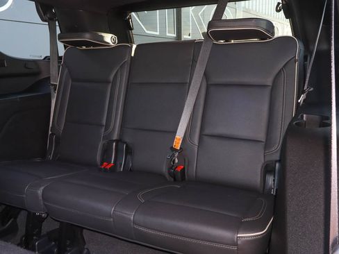 Used 2022 GMC Yukon SLT w/ SLT Luxury Package AWD/4WD image 10