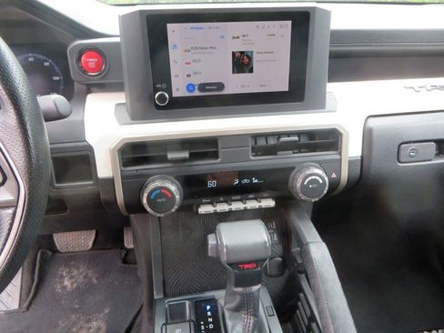 Used 2024 Toyota Tacoma TRD Off-Road AWD/4WD image 22