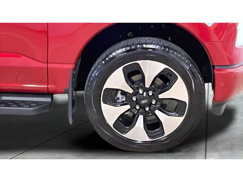 Used 2022 Ford F150 Lightning Platinum image 20