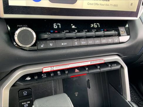 Used 2025 Toyota Tundra Platinum image 33