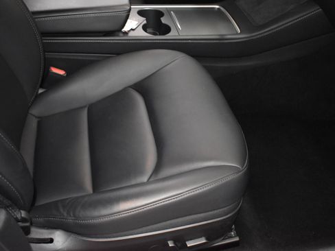 Used 2023 Tesla Model 3 Standard Range RWD image 9