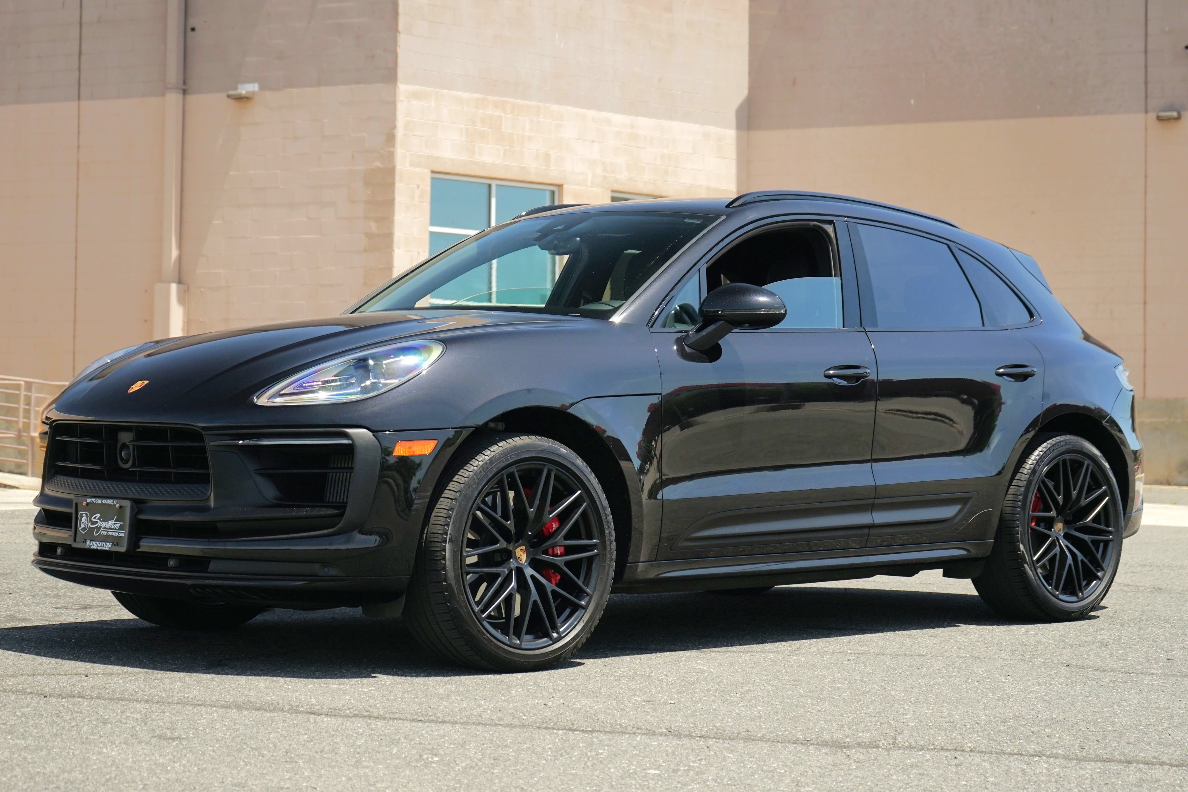 Used 2023 Porsche Macan GTS w/ Premium Package Plus AWD/4WD image 2