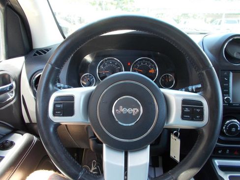 Used 2015 Jeep Compass High Altitude AWD/4WD image 12