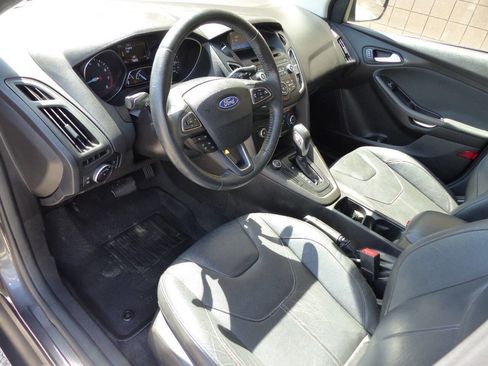 Used 2016 Ford Focus SE w/ Equipment Group 201A FWD image 17