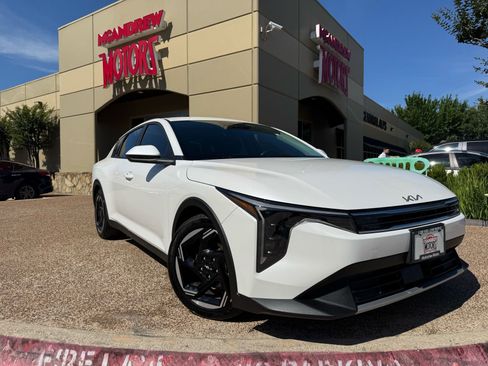 Used 2025 Kia K4 EX FWD image 1