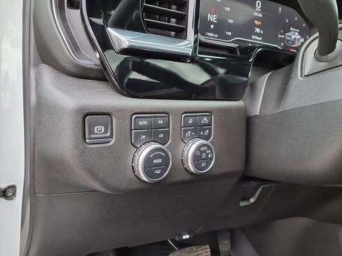 Used 2025 GMC Sierra 2500 SLT w/ SLT Convenience Package image 29