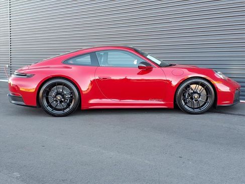 Used 2025 Porsche 911 Carrera GTS image 30