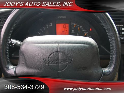 Used 1996 Chevrolet Corvette Convertible RWD image 10