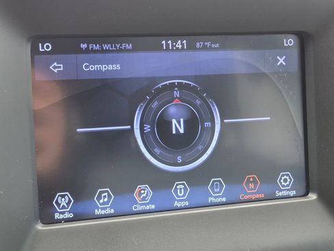 Used 2019 Jeep Compass Latitude w/ Popular Equipment Group FWD image 28