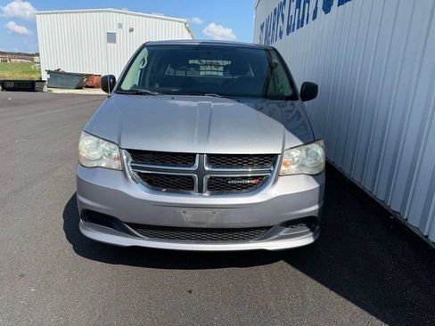 Used 2014 Dodge Grand Caravan SE w/ Quick Order Package 29E SE FWD image 3
