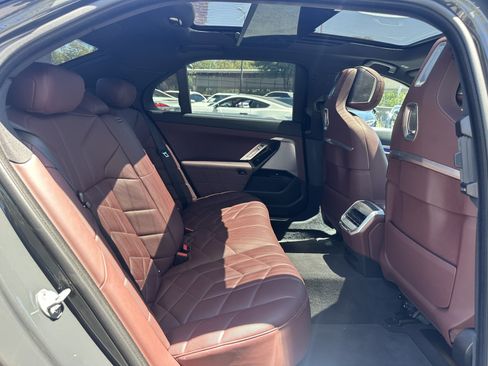 Used 2023 BMW 740i w/ Parking Assistance Package RWD image 21