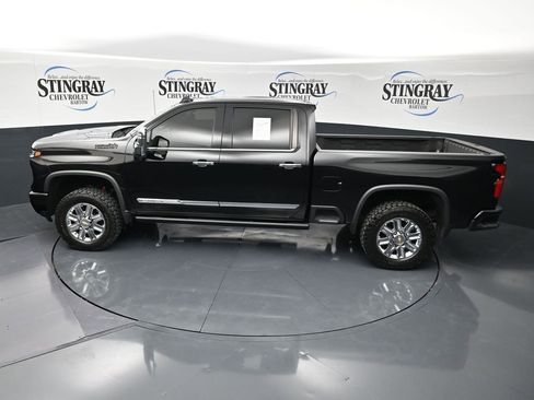 Used 2024 Chevrolet Silverado 2500 High Country w/ High Country Premium Package AWD/4WD image 12