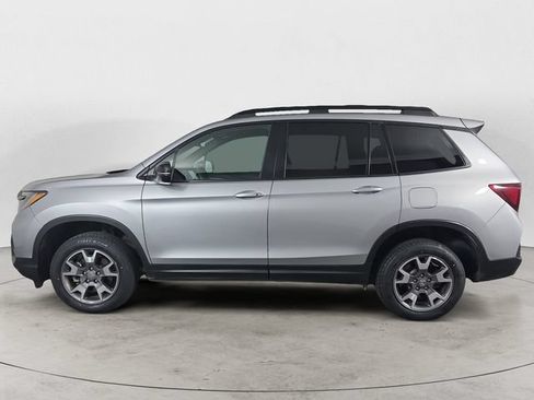 Used 2023 Honda Passport TrailSport image 2