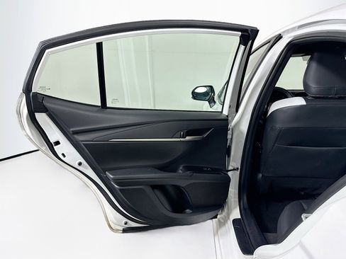 Used 2025 Toyota Camry SE FWD image 25