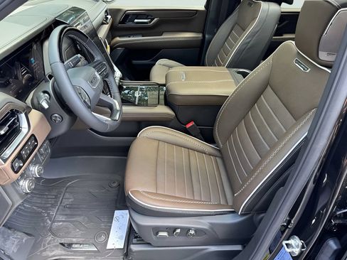 New 2026 GMC Yukon XL Denali Ultimate w/ LPO, Floor Liner Package AWD/4WD image 9