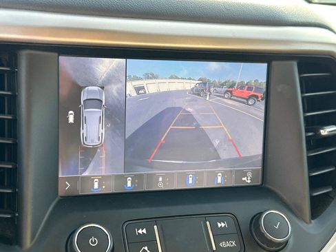 Used 2020 GMC Acadia Denali w/ Technology Package FWD image 24