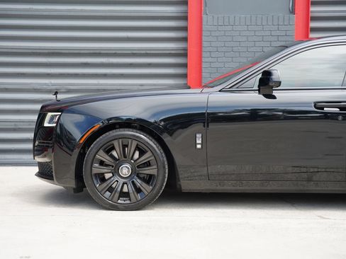 Used 2022 Rolls-Royce Ghost w/ Ghost Package AWD/4WD image 13