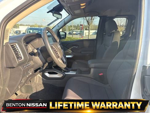 Used 2024 Nissan Frontier SV w/ SV Convenience Package AWD/4WD image 11