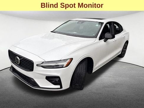 Used 2024 Volvo S60 B5 Plus AWD/4WD image 5