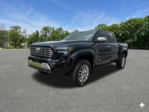 Used 2024 Toyota Tacoma Limited w/ Limited Package (LT) AWD/4WD image 4
