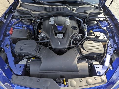 Used 2019 Maserati Ghibli S Q4 AWD/4WD image 45