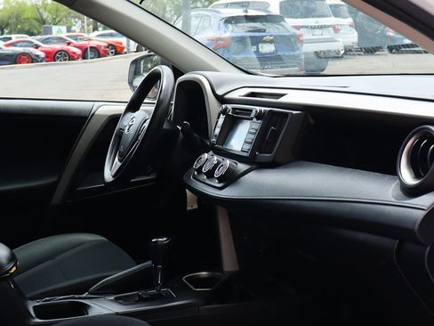 Used 2018 Toyota RAV4 LE w/ All Weather Liner Package FWD image 31
