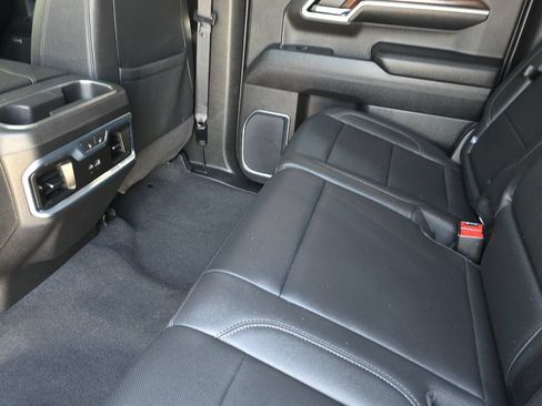 Used 2022 GMC Sierra 1500 SLT w/ SLT Convenience Package AWD/4WD image 12