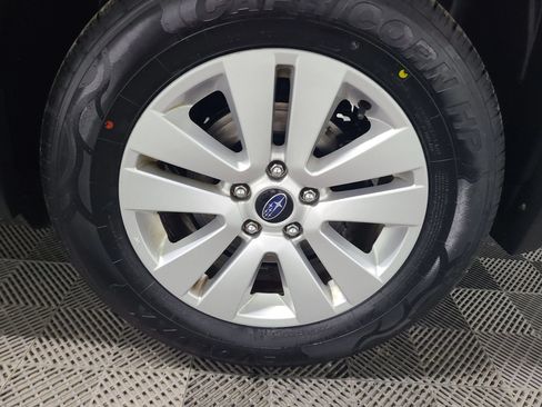 Used 2018 Subaru Outback 2.5i Premium AWD/4WD image 17