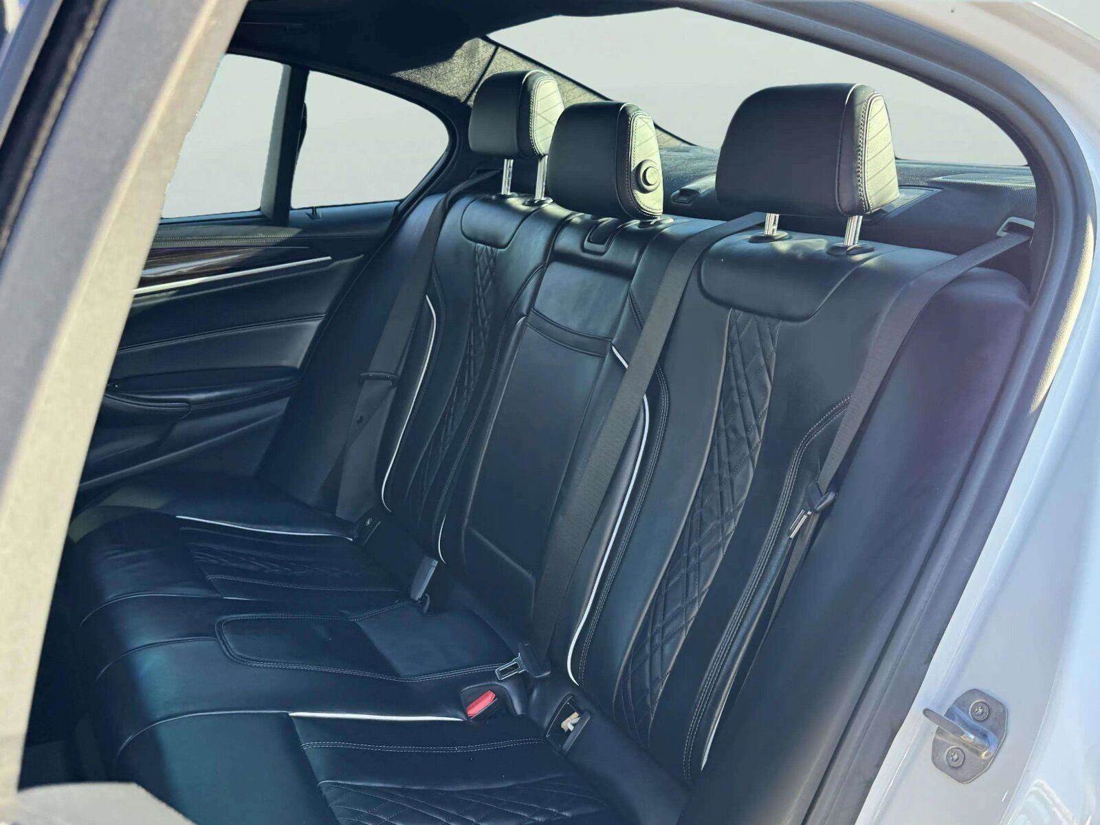 Used 2019 BMW M550i xDrive AWD/4WD image 27