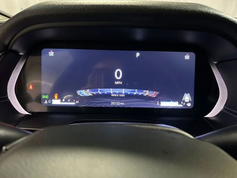 Used 2024 Jeep Grand Cherokee Altitude image 16