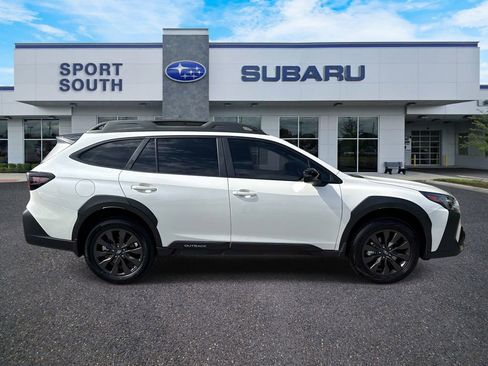 Used 2025 Subaru Outback Onyx Edition AWD/4WD image 2