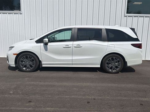 Used 2025 Honda Odyssey Touring image 5