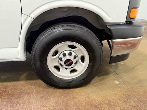Used 2024 GMC Savana 2500 w/ Driver Convenience Package image 98