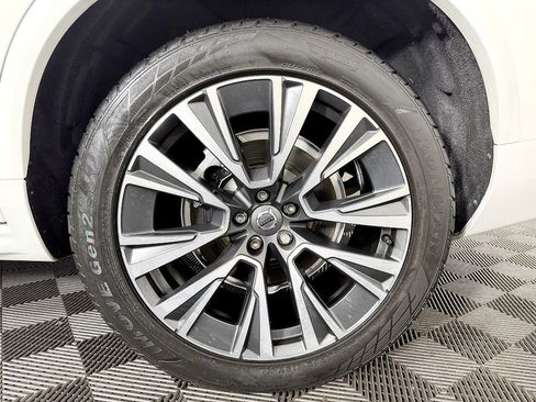 Used 2020 Volvo XC90 T6 Momentum w/ Protection Package Premier image 26