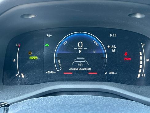 Used 2025 Toyota Camry LE FWD image 33