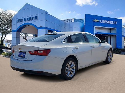 Used 2023 Chevrolet Malibu LT image 3