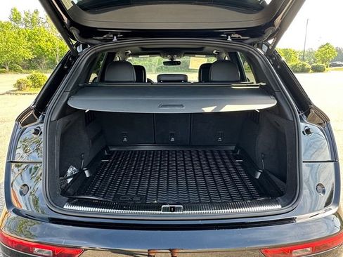 Used 2022 Audi SQ5 Premium Plus AWD/4WD image 30