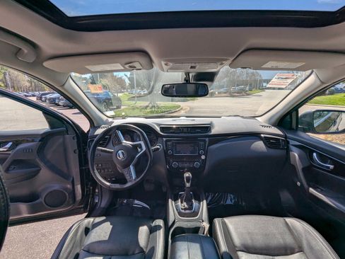 Used 2022 Nissan Rogue Sport SL w/ Premium Package image 12