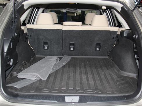 Used 2018 Subaru Outback 2.5i Premium AWD/4WD image 35
