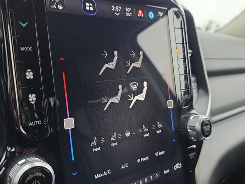 Used 2024 RAM 3500 Laramie image 25