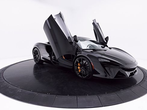 Used 2026 McLaren Artura RWD image 28