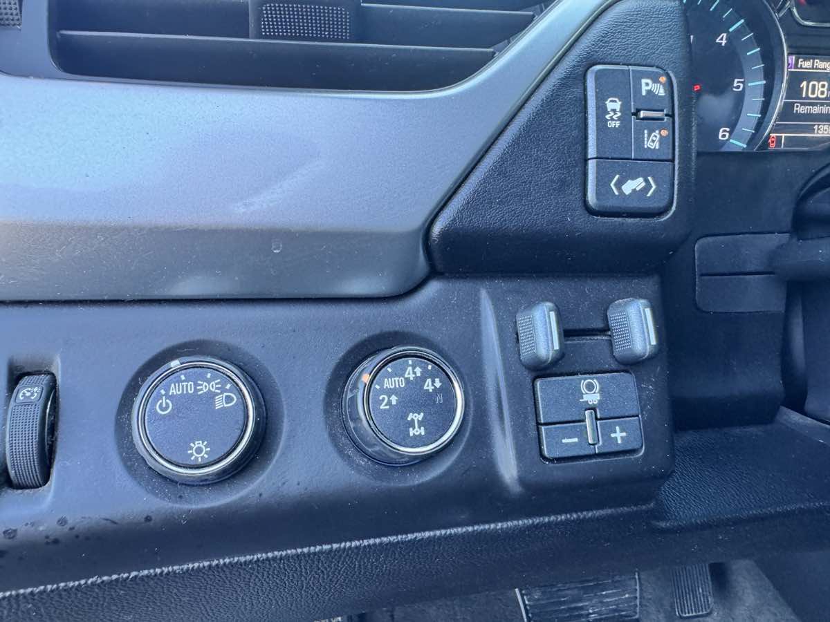 Used 2015 Chevrolet Suburban LT AWD/4WD image 45