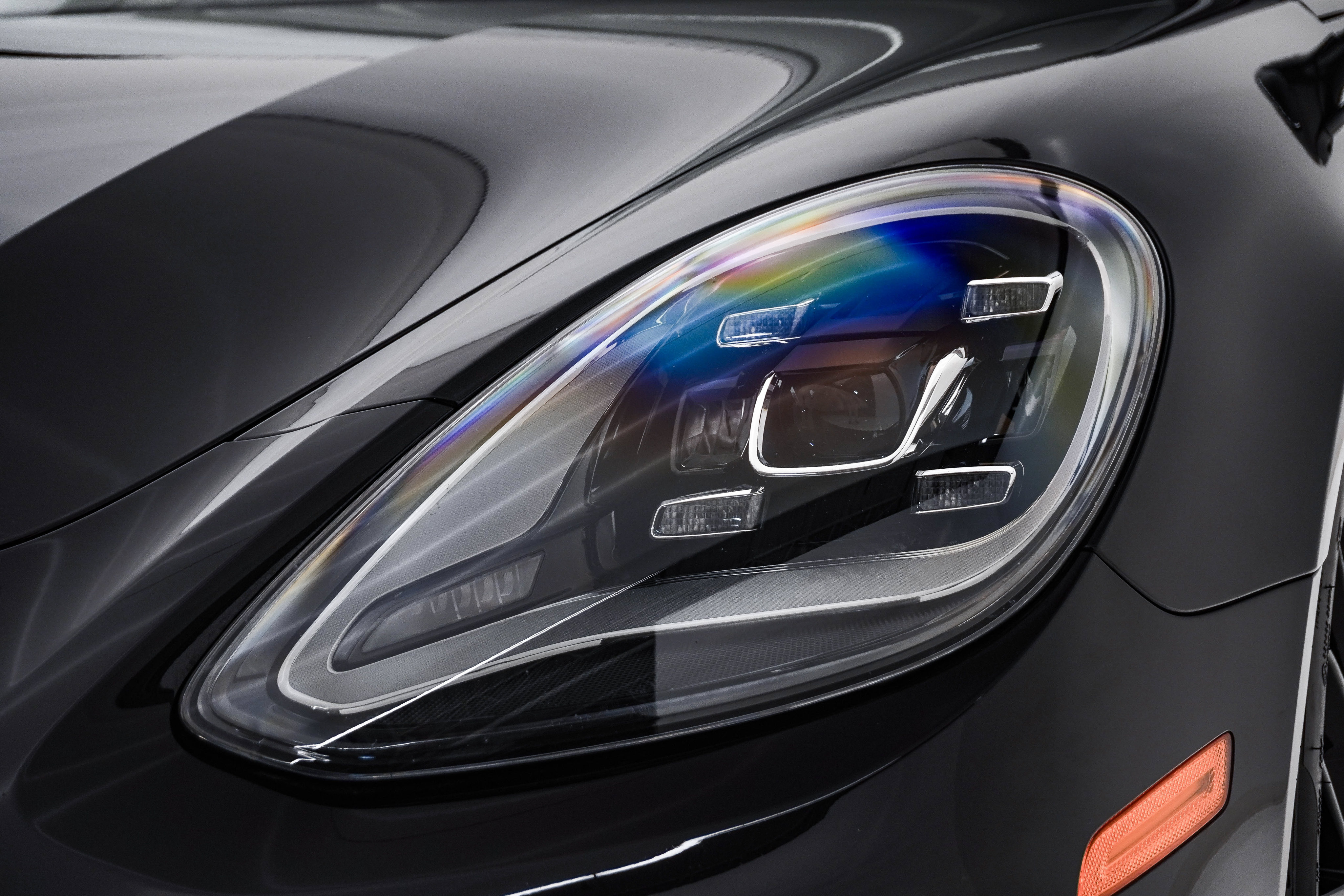Certified 2023 Porsche Panamera image 7